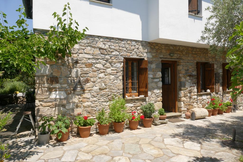 Traditional Stonehouse Potistika Luaran gambar